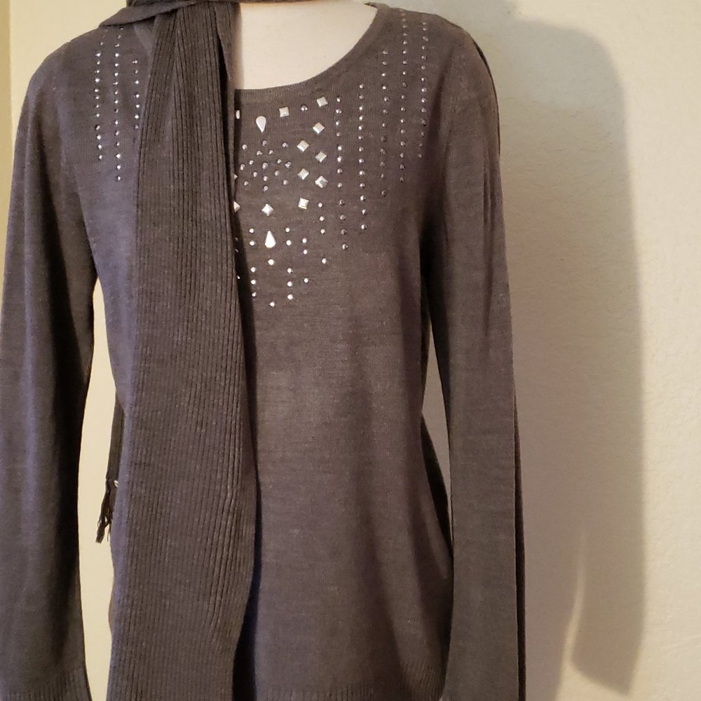 NWOT -Grey Sweater With Front Bling & Detachable Scarf